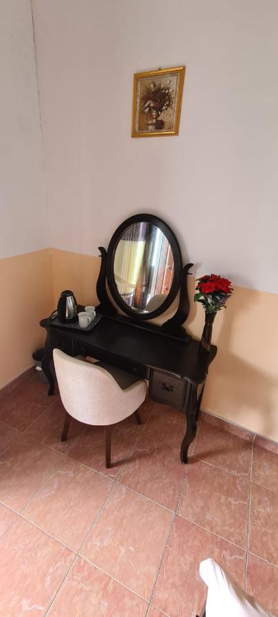 Ja-Elas French Touch Bed and Breakfast Esterno foto